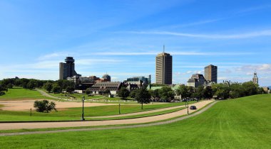 QUEBEC CITY CANADA 08 28 2022: Hotel le Concorde döner restoranı Ciel ile bilinir! (eski adıyla L 'Astral), Marie-Guyart Yapısı ve otelin en üst katında yer almaktadır.