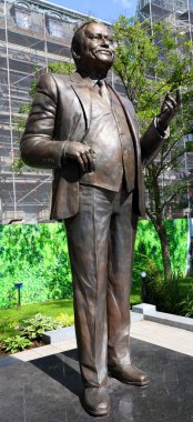 QUEBEC CITY CANADA 08 28 2022: Jacques Parizeau, Quebec 'in tanınmış bir iktisatçısı ve Quebec' in 26.