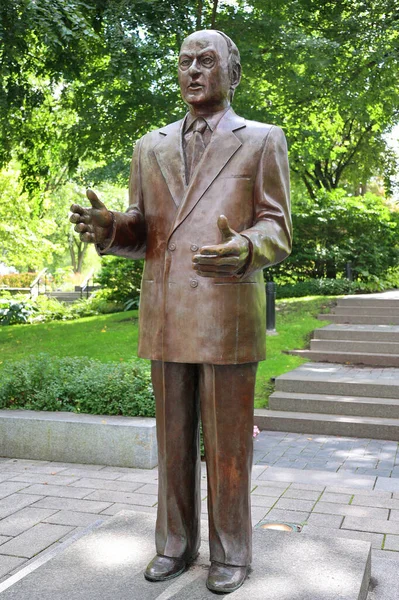 Ciudad Quebec Quebec Canadá 2022 Estatua René Levesque Fue Reportero —  Fotos de Stock