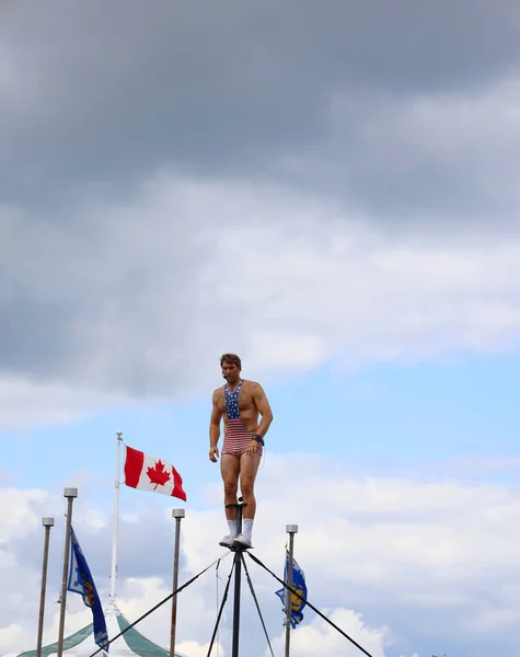 Quebec City Quebec Canada 2022 Mladý Akrobat Baví Lidi Centru — Stock fotografie