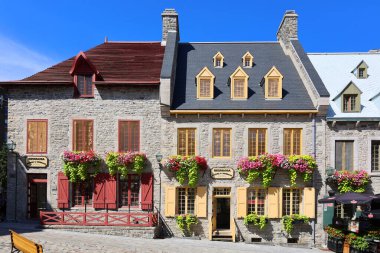 QUEBEC CITY, QUEBEC CANADA - 10 13 2021: UNESCO 'nun dünya mirası olan Old Quebec' in bir parçası