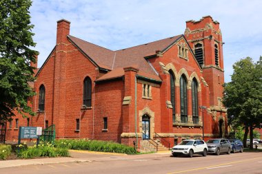 Güzel eski tuğla kilise
