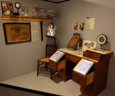 KAYIP PRINCE EDWARD Kanada Kanada 08: 17 2022: Acadian Müzesi kuaförlüğü, Prens Edward Adası Müzesi ve Miras Vakfı