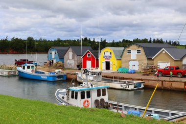 FRENCH RIVER PRINCE EDWARD ADLAND 08 17 2022: Fransız Nehri 'nde balıkçı kulübesi, birleşik olmayan bir bölge, Queens County' de, Prince Edward Adası 'nın orta kesiminde yer almaktadır.