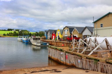 FRENCH RIVER PRINCE EDWARD ADLAND 08 17 2022: Fransız Nehri 'nde balıkçı kulübesi, birleşik olmayan bir bölge, Queens County' de, Prince Edward Adası 'nın orta kesiminde yer almaktadır.