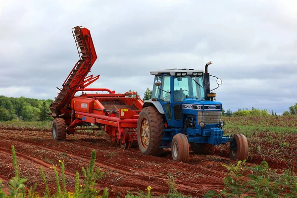 Ruraal Prince Edwards Island 2022 Aardappeloogstmachines Zijn Machines Die Aardappelen — Stockfoto