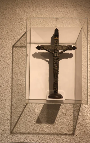 박물관에 기독교 십자가 — 스톡 사진