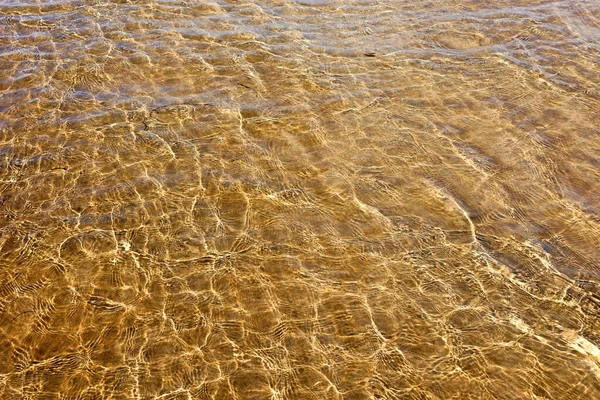 Mořská Voda Písek Struktura Zlatý Jemný Písek Pobřeží Vytvářející Abstraktní — Stock fotografie