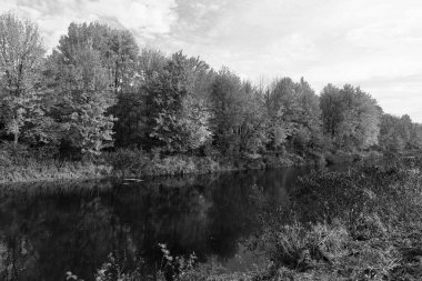 Quebec eyaletinin doğu kasabalarında sonbahar manzarası