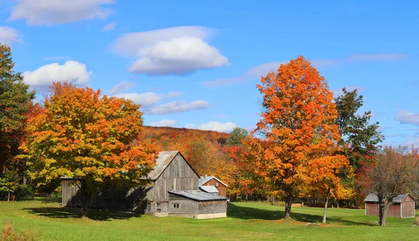 Bromont Quebec Canada 2022 Herbst Landschaft Alten Bauernhof Auf Dem — Stockfoto