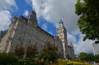 QUEBEC CITY QUEBEC CANADA 08 28 28 2022: Quebec Ulusal Meclisi, Kanada 'nın Quebec eyaletinin diğer Westminster eyaletlerine benzer şekilde faaliyet gösteren yasama organıdır.