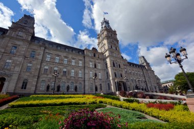 QUEBEC CITY QUEBEC CANADA 08 28 28 2022: Quebec Ulusal Meclisi, Kanada 'nın Quebec eyaletinin diğer Westminster eyaletlerine benzer şekilde faaliyet gösteren yasama organıdır.