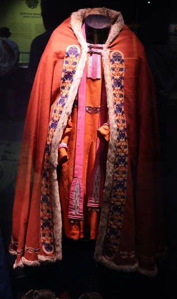 Vieux Vêtements Traditionnels Dans Musée — Photo