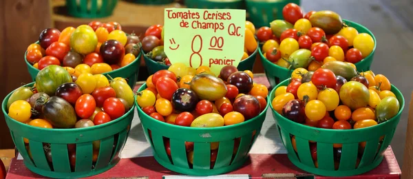 Diferentes Tomates Cuencos Mercado —  Fotos de Stock