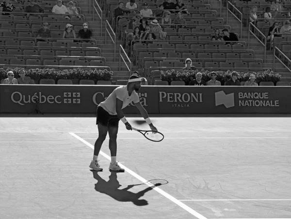 Tennisprofi Spielt Auf Court — Stockfoto