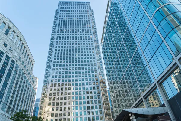Office Buildings Skyscrapers Blue Sky Sunny Day Business District London — Stock Photo, Image