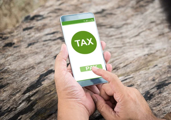 Filing Taxes Online Using Smartphones Internet Mobile — Stock Photo, Image