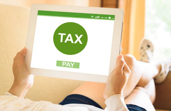 Filing Taxes Online Using Tablet Internet — Stock Photo, Image