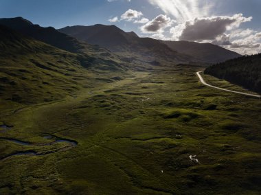 Glen Sheil İskoçya 'daki Kulübe Manzarası