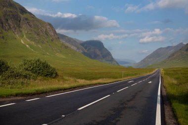 Glencoe, Highlands, İskoçya vadilerinde A82 yolu