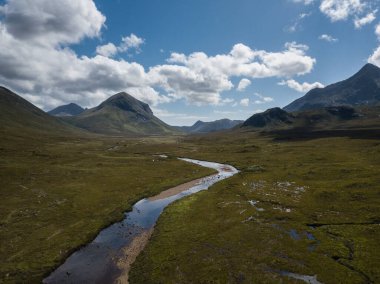 Skye, İskoçya 'daki Sligachan Nehri