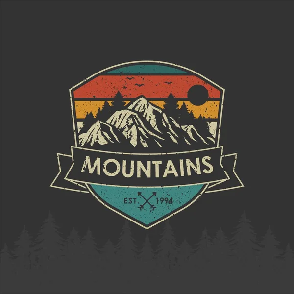 Insignia Retro Vintage Aventura Montañas Aire Libre Para Pegatina Camiseta — Archivo Imágenes Vectoriales