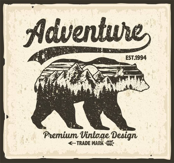 Vintage Retro Logo Silhouette Animals Backgroposter Card Outdoor Adventure Mountain Стоковый вектор