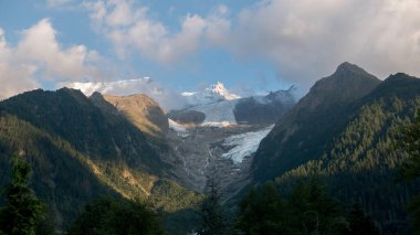 Dağların güzel manzarası