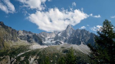 Dağların güzel manzarası