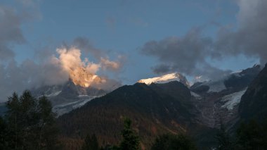 Dağların güzel manzarası