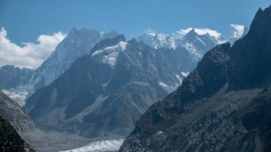Dağların güzel manzarası