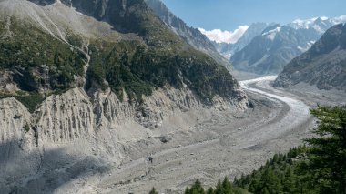 Dağların güzel manzarası