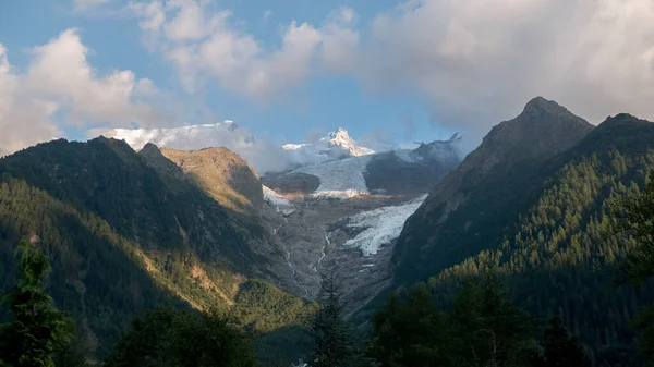 Dağların güzel manzarası