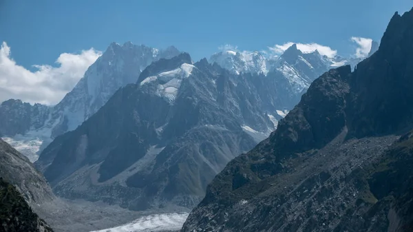 Dağların güzel manzarası