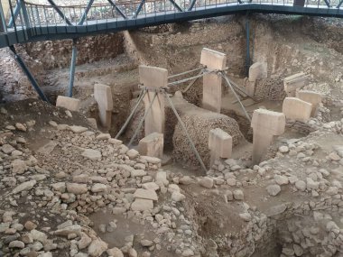 Gündüz vakti antik harabelerin arkeolojik alanı