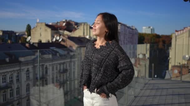 Zoom Charming Asian Woman Admiring Urban City Looking Camera Smiling — Stockvideo