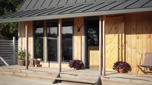 Wooden Sunny Terrace Rural Eco Resort Outdoors Sunny Summer Day — Stockvideo