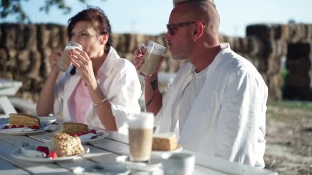 Adult Caucasian Man Drinking Tasty Cappuccino Woman Sitting Eco Park — стокове відео