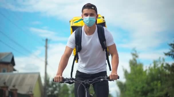 Positive Biker Covid Face Mask Delivery Bag Riding Suburban Road — Video