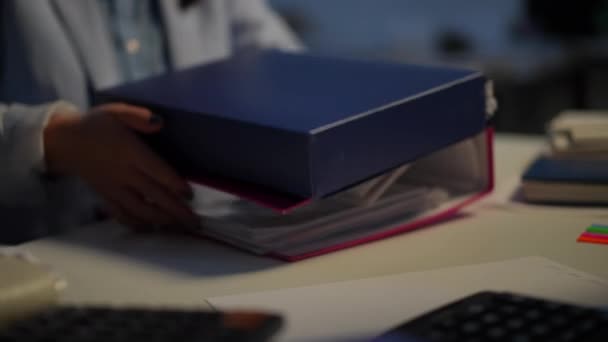 Close Document Folders Unrecognizable Blurred Young Woman Taking Paperwork Leaving — Stockvideo