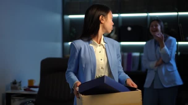 Portrait Depressed Shocked Asian Woman Belongings Box Looking Camera Standing — Stok video