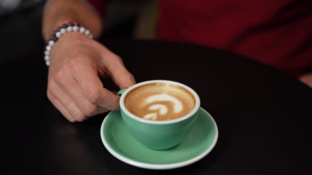 Close Male Hand Raising Coffee Cup Tasty Cappuccino Cafe Unrecognizable — Vídeos de Stock