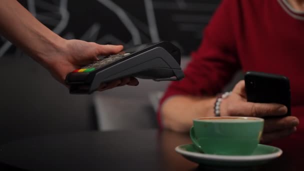 Close Unrecognizable Waitress Pos Terminal Cafe Man Paying Smartphone Application — Stockvideo