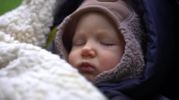 Headshot Cute Sleeping Charming Caucasian Little Child Outdoors Close Portrait — Vídeos de Stock