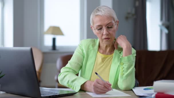 Middle Aged Caucasian Woman Yawning Taking Eyeglasses Sitting Table Laptop — Stock Video