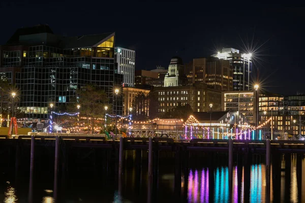 Halifax, Nova Scotia. Şehrin rıhtım manzarası..