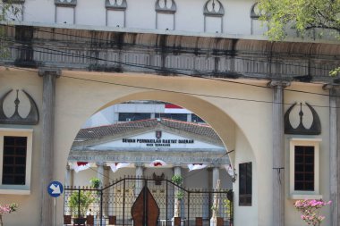 Semarang şehir hükümet binasının muhteşem kapısı.