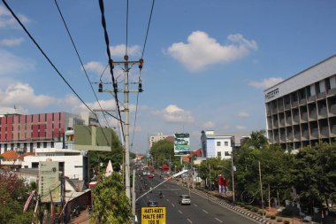 Endonezya, Semarang, 7 Ağustos 2021 Semarang - Semarang şehrinin sokaklarından birinin manzarası