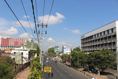 Endonezya, Semarang, 7 Ağustos 2021 Semarang - Semarang şehrinin sokaklarından birinin manzarası