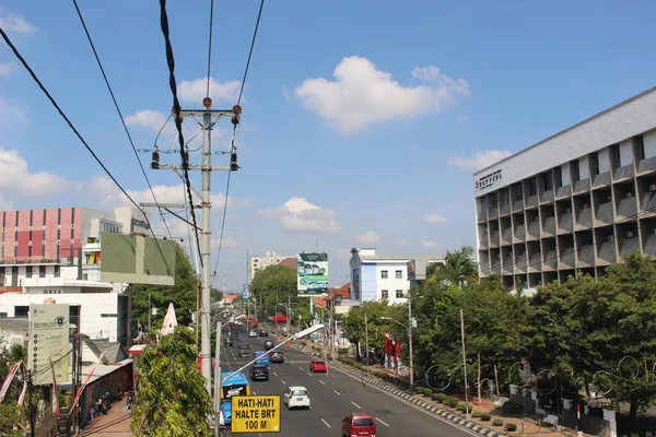印度尼西亚 Semarang 2021年8月7日 Semarang市一条街道的景观 — 图库照片